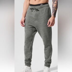 Alo Yoga Men’s Triumph Sweatpants Grey Triblend Size Large